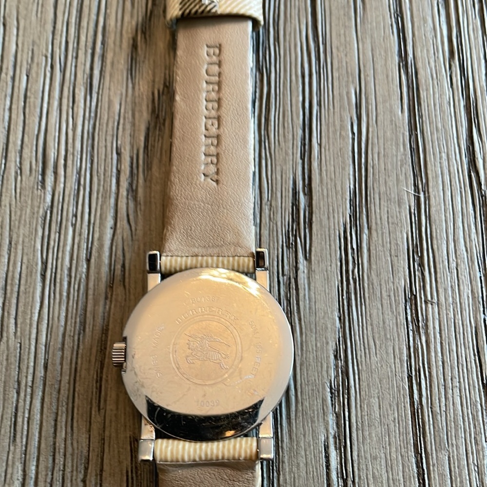 Authentic Burberry Women’s Silver Watch with logo leather band - Picture 2 of 6